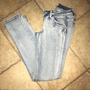 JCJQ Low Rise Light Wash Jeans Size 3